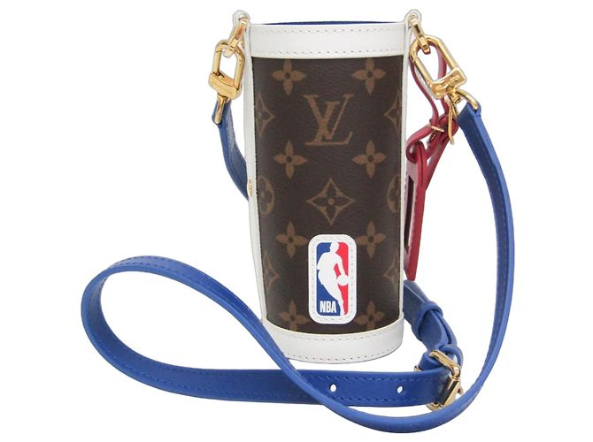 Porte-flasque Louis Vuitton Collaboration Monogram NBA Marron Blanc Bleu