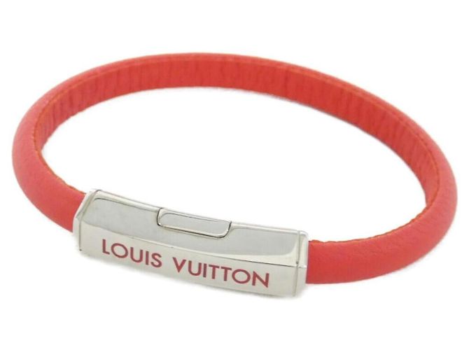 Pulseira Clip It M8120 Charm Louis Vuitton Prata Vermelho