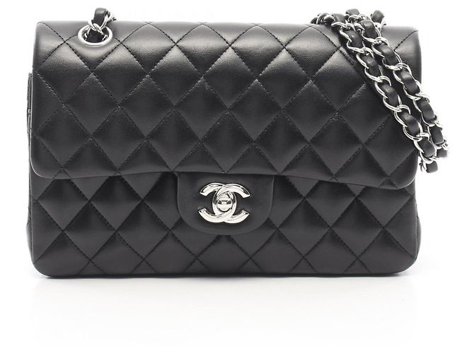 Borsa a tracolla Chanel Matelassé Double Flap Nero