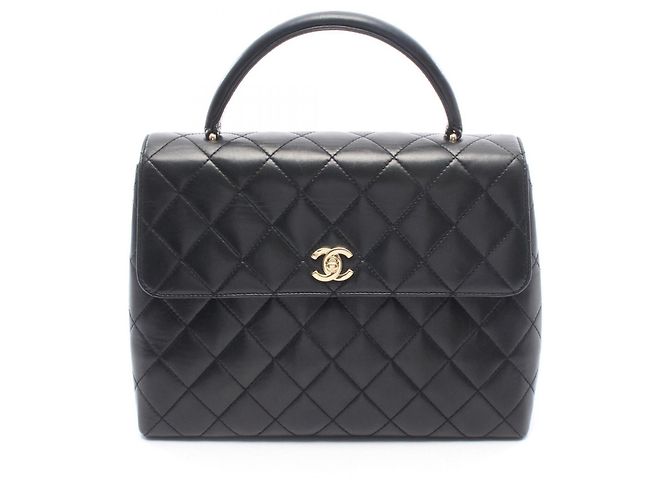 Chanel Matelassé Lammfell Handtasche Schwarz