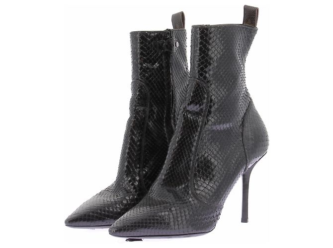 Louis Vuitton Botas de cano curto em python legítimo Preto