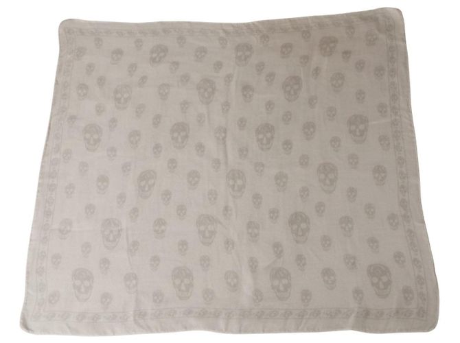 Alexander McQueen Pañuelo de seda con estampado de calavera Blanco