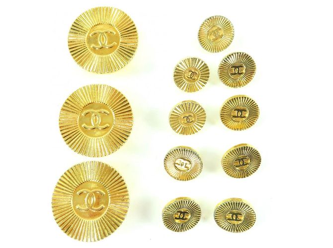 Timeless Conjunto de botones metálicos CHANEL COCO Mark Dorado