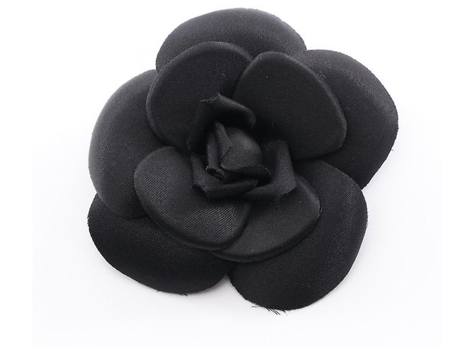 Spilla Camelia Chanel Nero