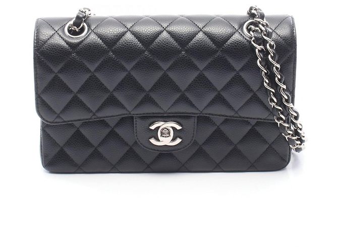 Borsa a tracolla Chanel Matelassé Double Flap Nero