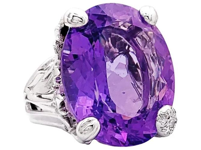 Bague Dior, "Miss Dior", or blanc, améthyste, diamants.