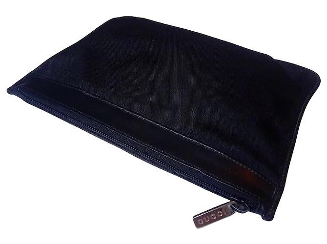 Gucci Pochette em nylon preto e couro