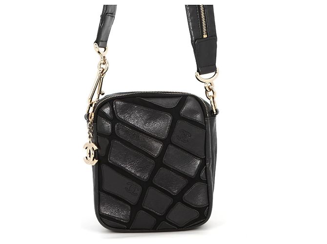 Chanel Schultertasche aus schwarzem Leder