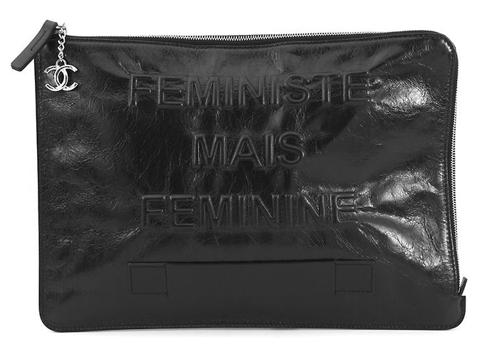 Pochette Chanel en cuir noir