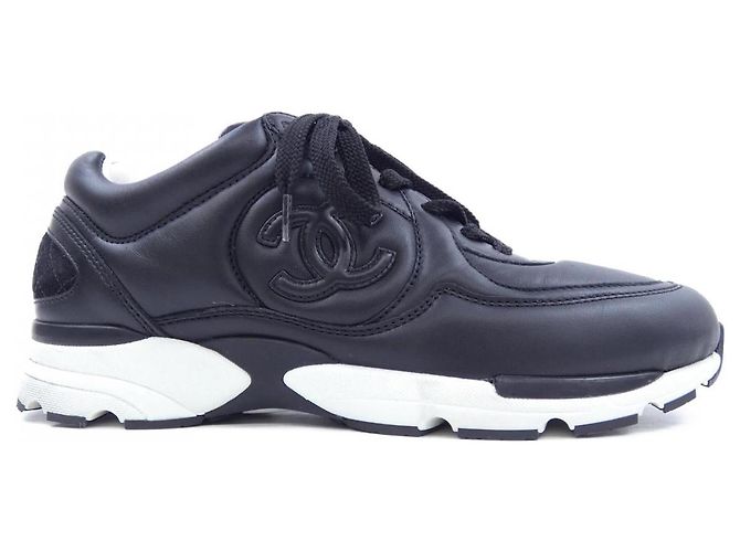 Classique Baskets en cuir de veau Chanel Noir