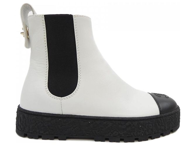 Timeless Botas de couro de bezerro Chanel Branco
