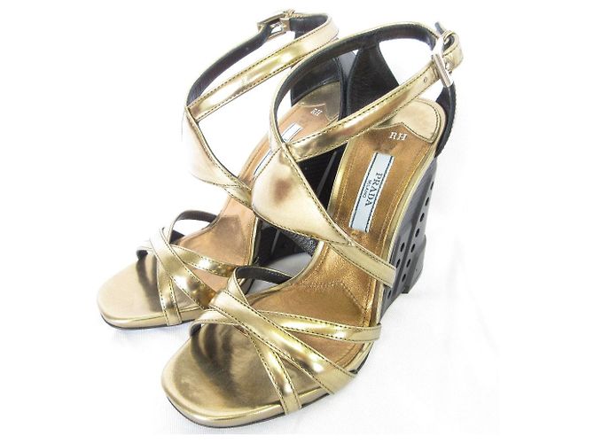 Prada Ledersandalen Golden