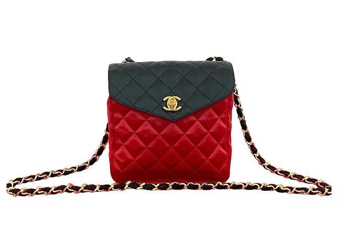 Timeless Borsa a tracolla Chanel Matelasse Satin Nero Rosso