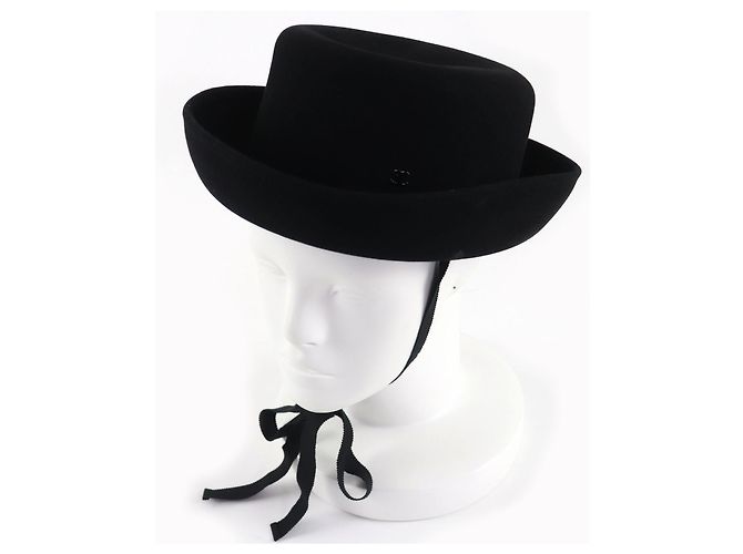 Timeless Chanel Rabbit Hair Hat Black