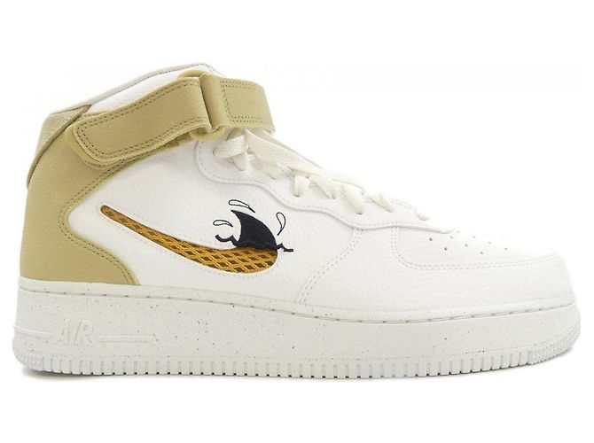 Autre Marque Baskets Nike Blanc Beige