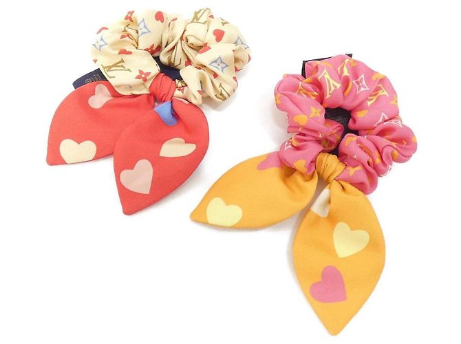 Set de coleteros Louis Vuitton Scrunchie Set GameOn M79104 Castaño Fucsia