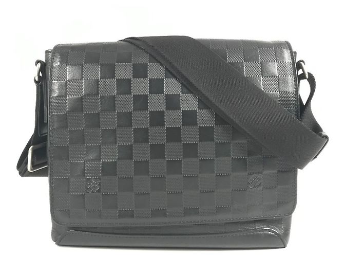 Borsa a tracolla Louis Vuitton Damier Infini District PM Flap Nero