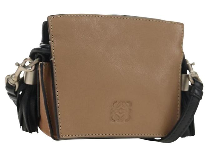 Bolsa de ombro Pouch LOEWE em couro marrom Auth 185499V