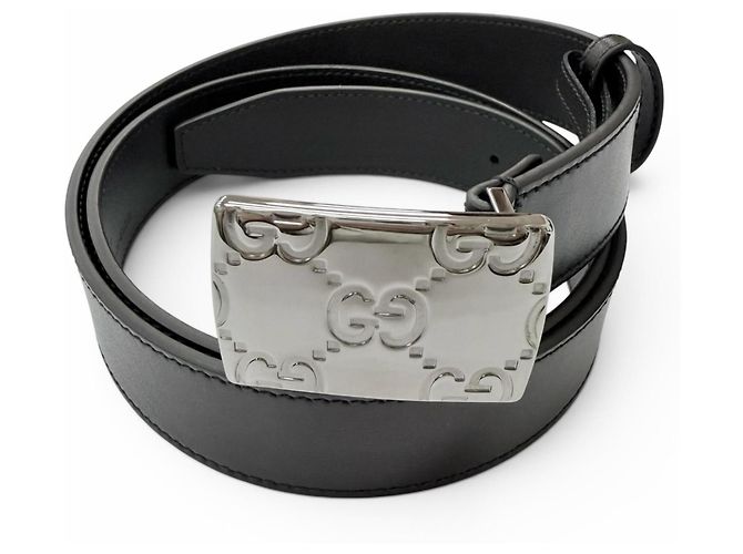 Cinto de couro com fivela quadrada logo GG Gucci Preto Prata
