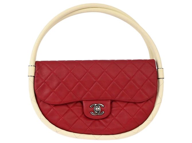 Chanel Hula Hoop em pele de cordeiro acolchoada Medium Vermelho