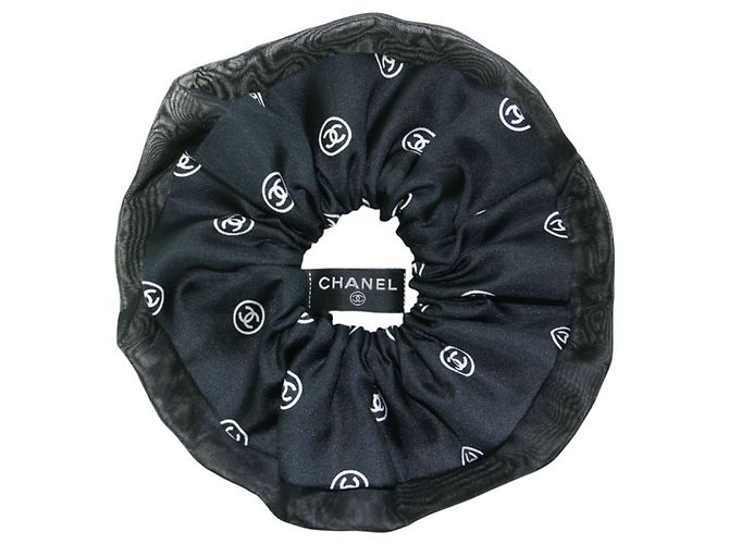 Scrunchie in seta Chanel nero