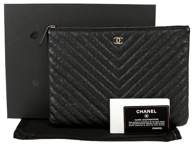 Chanel Clutch Caviar Classic New Medium Nero