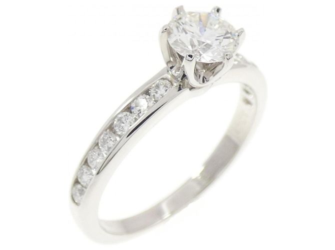 Anillo Tiffany & Co. Solitaire con engaste de canal