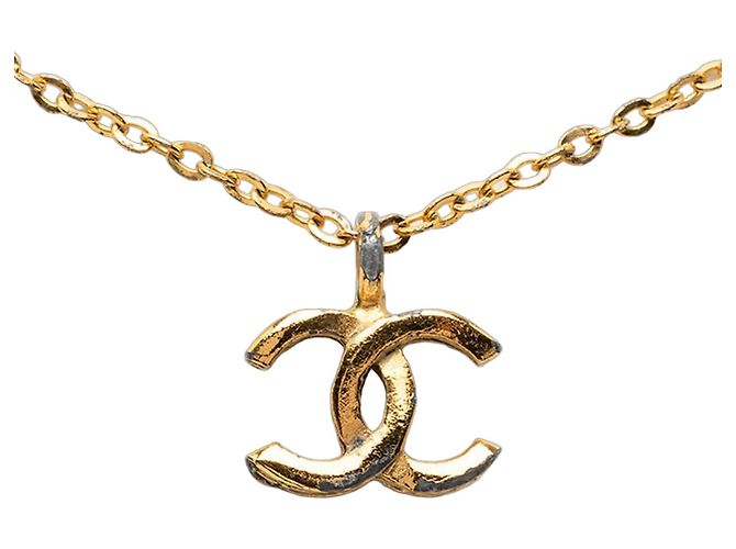 Colar com pingente Chanel Coco Mark Dourado