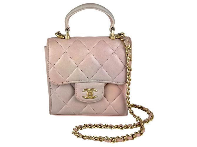 Bolsa de ombro em couro rosa Chanel