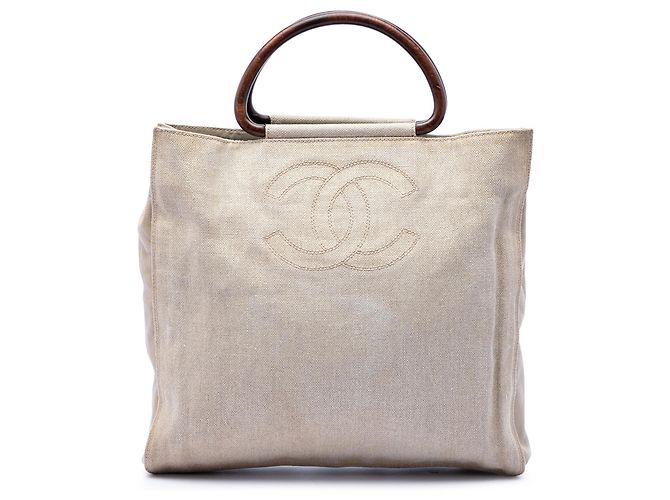 Tote Chanel Beige CC Canvas con Asa de Madera