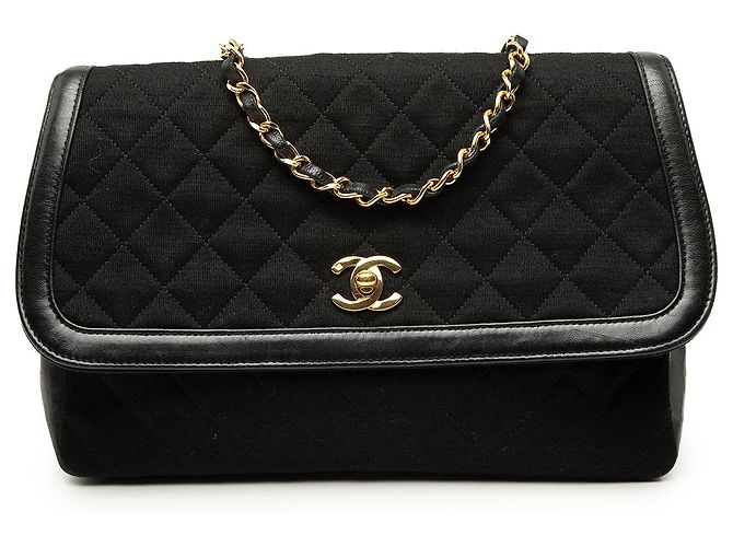 Chanel Black CC Matelassê de Jersey e acabamento em pele de cordeiro Single Flap Preto