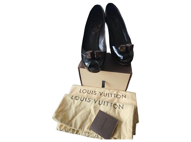 Louis Vuitton Lackleder Pumps Schwarz