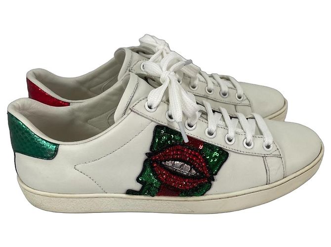 Gucci Ace Baskets en cuir avec application lèvres Blanc Rouge Vert Métallisé