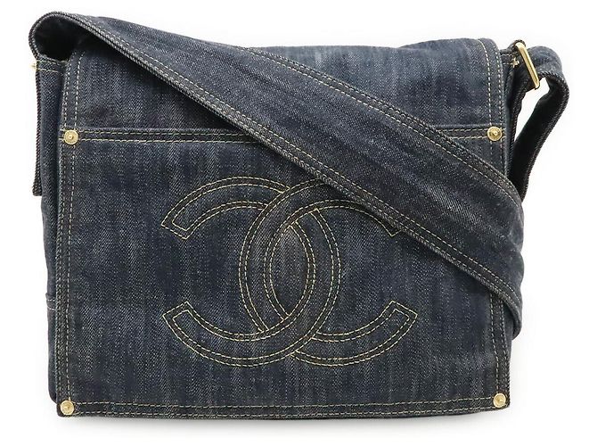 Timeless Chanel Denim Schultertasche Blau