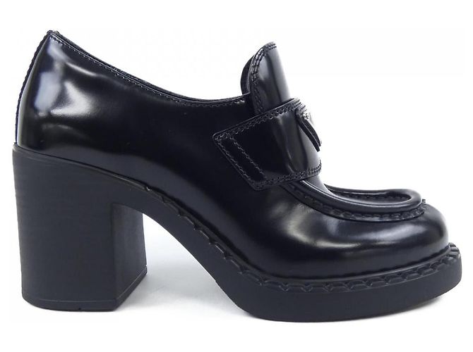 Prada Leather Pumps Black