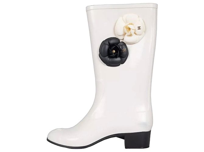 Chic Chanel White Rubber Boots Size 36 Pre-owned