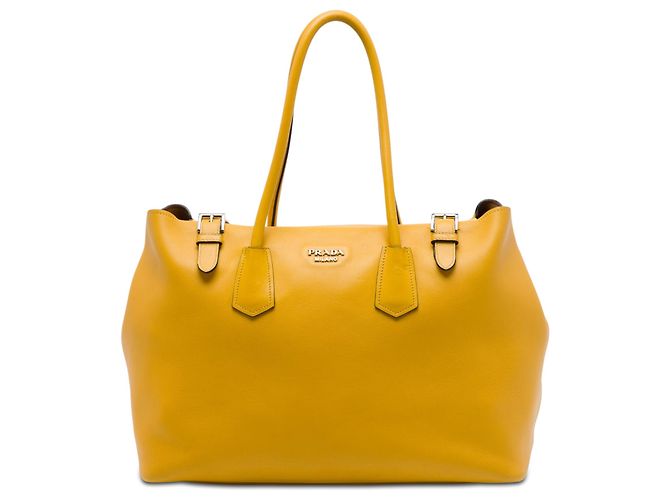 Bolsa Tote Prada Yellow City em couro de bezerro com fivela Amarelo Mostarda