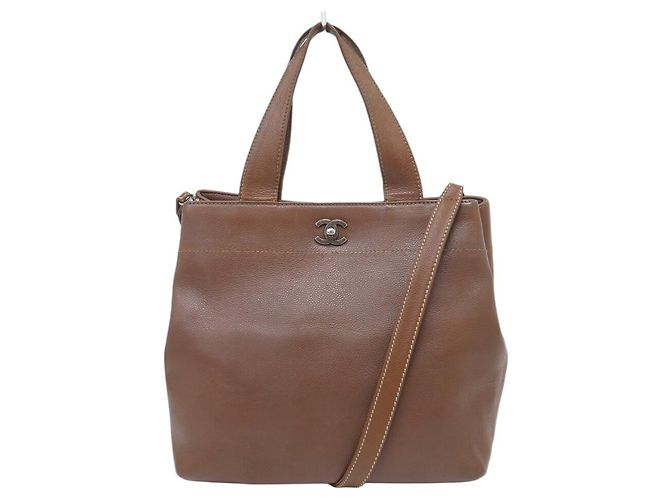 BOLSA DE MÃO CHANEL EXECUTIVE EM COURO CAVIAR MARROM A15201 LEATHER BAG