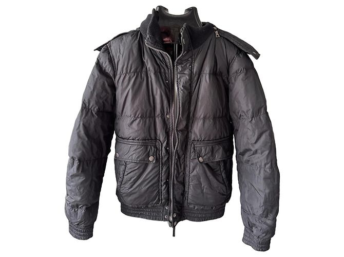 Double Giacca Puffer Prada con Cappuccio in Pelliccia Nero