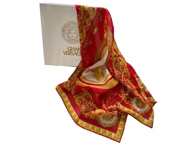 Versace Atelier Foulard in seta rosso e oro D'oro