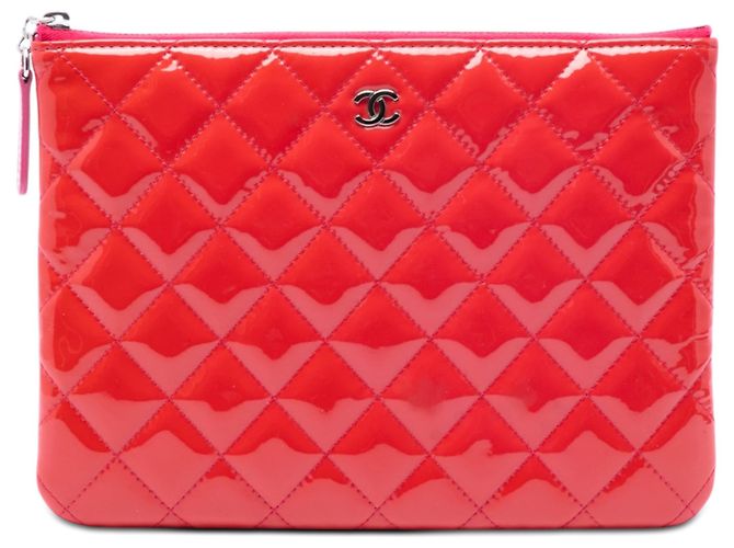 Chanel Red Small Quilted Patent O Case Clutch Rot