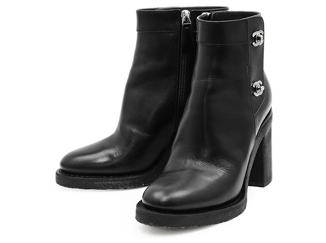 Timeless Botas de cano curto em couro Chanel G31285