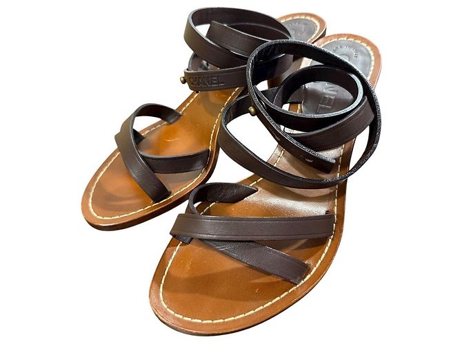 Sandali Chanel Coco Mark in pelle Marrone