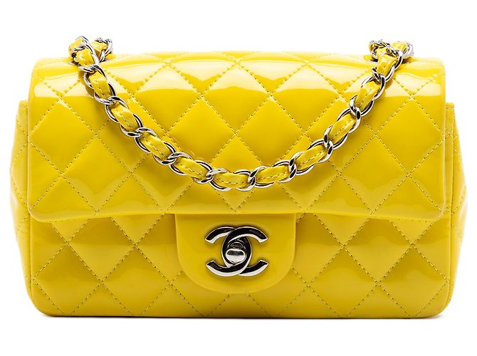 Chanel Mini Rectangular Classic de charol amarillo