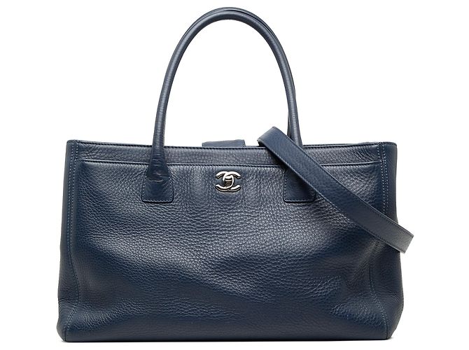 Tote Executive Cerf em couro de bezerro azul Chanel Medium Azul marinho
