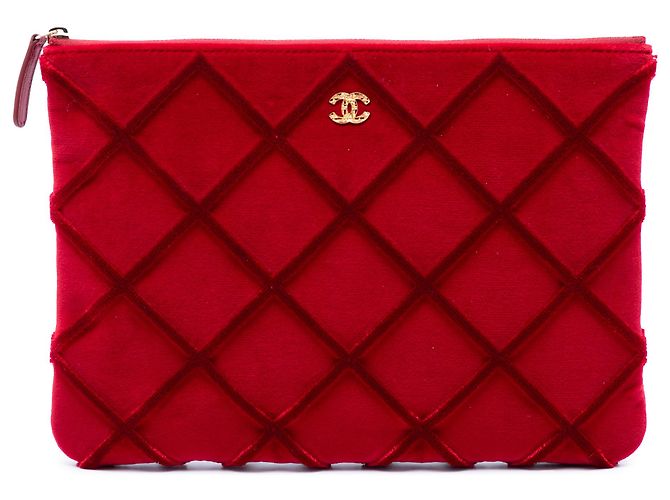 Chanel Red Medium CC Quilted Velvet O Case Clutch Rot