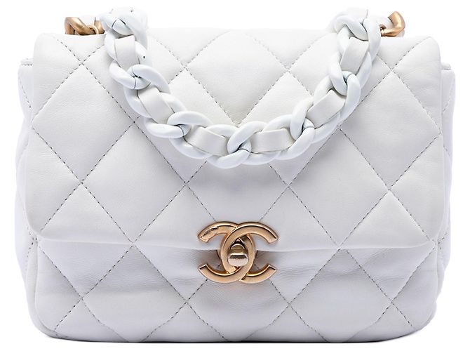Chanel Mini Flap de cordero acolchado blanco con cadena lacada