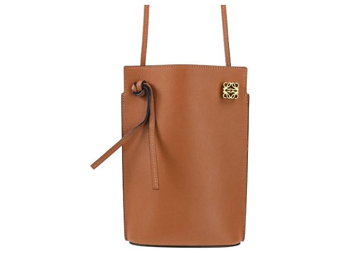 Bolsa de ombro em couro Loewe Anagram Dice Pocket Marrom