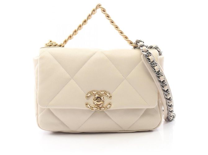 Chanel 19 Dixneuf Handtasche aus gestepptem Lammleder Roh