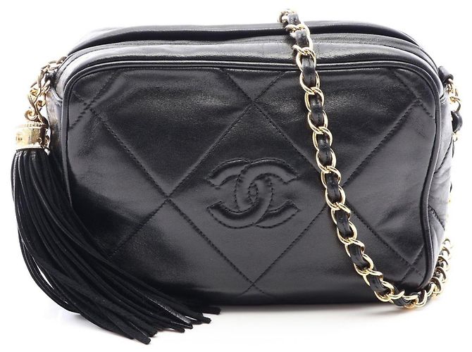 Timeless Bolsa de Ombro Chanel Matelassé com Tassel Preto